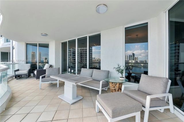 4 of 54 - 6000 Island Boulevard #2406, Aventura, FL