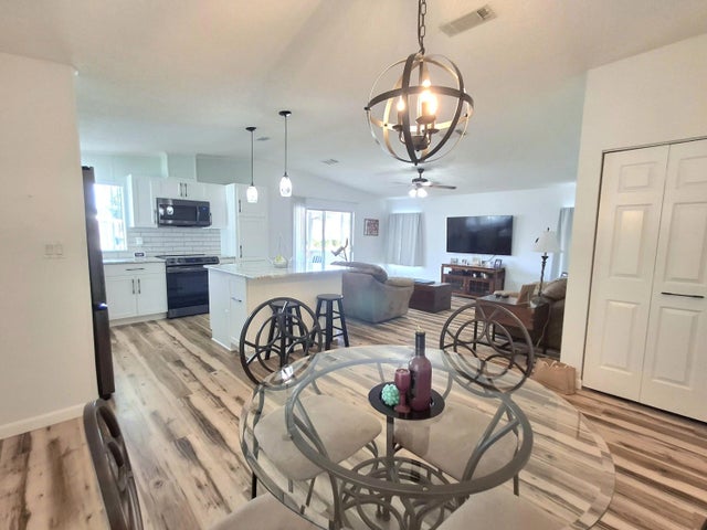 Photo of Listing #R11142822