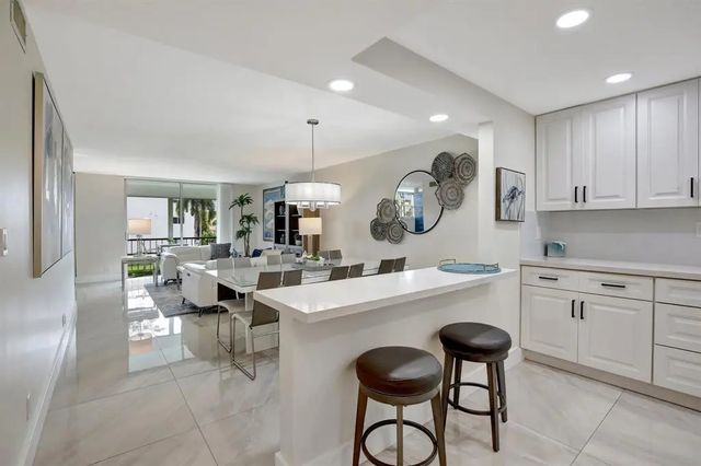 3 of 36 - 9720 S Hollybrook Lake Drive #204, Pembroke Pines, FL