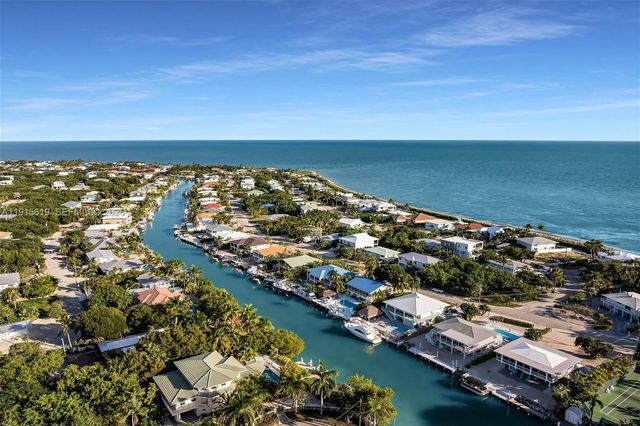 4 of 73 - 232 W Seaview Drive, Duck Key, FL