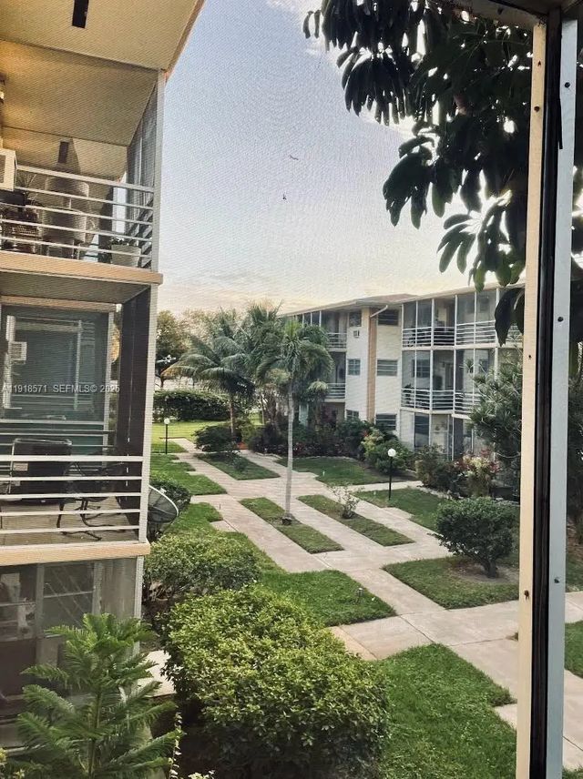 3 of 15 - 1355 Ne 167th Street #209, Miami, FL