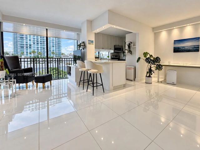 3 of 39 - 16909 N Bay Road #716, Sunny Isles Beach, FL