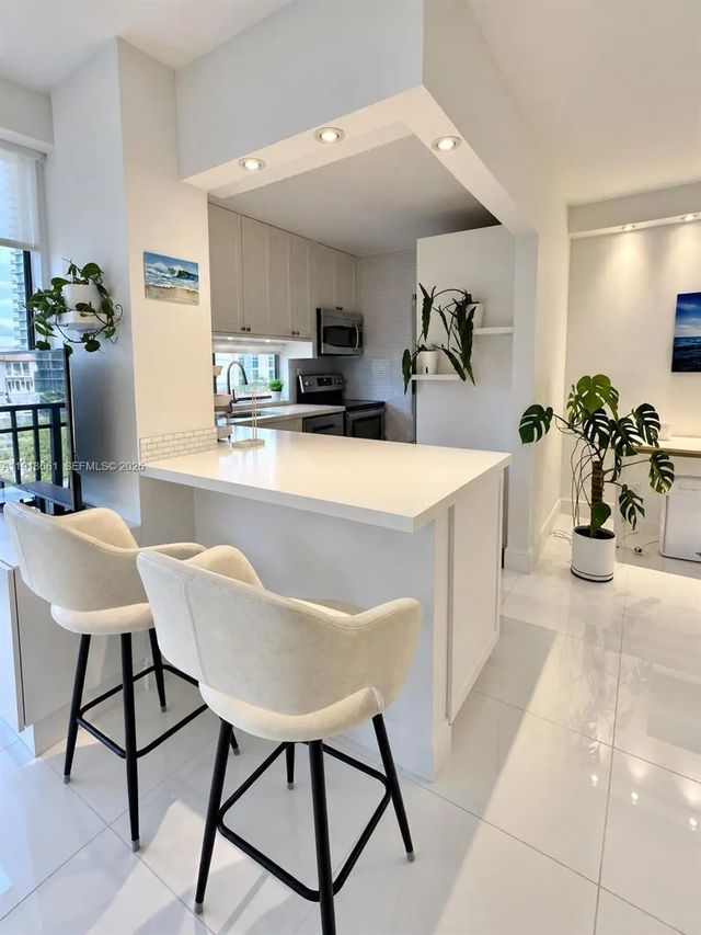 4 of 39 - 16909 N Bay Road #716, Sunny Isles Beach, FL