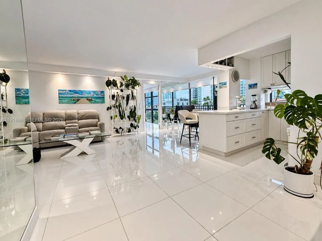5 of 39 - 16909 N Bay Road #716, Sunny Isles Beach, FL