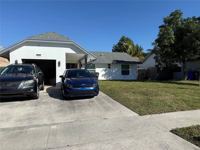 7523 Sw 7th Place, North Lauderdale