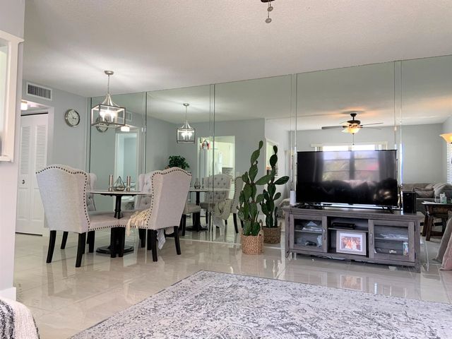 200 Sheffield I, West Palm Beach