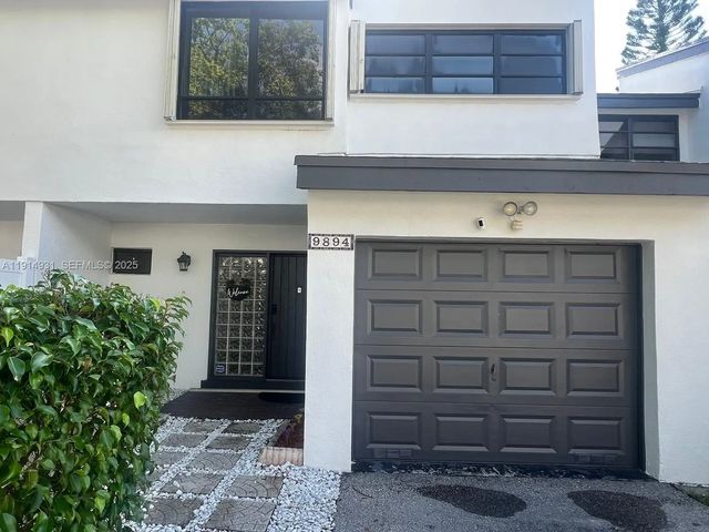 9894 Fairway Cove Lane, Plantation