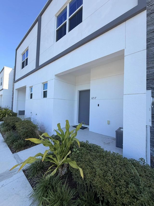 3 of 34 - 653 Trikomo Drive, Davenport, FL