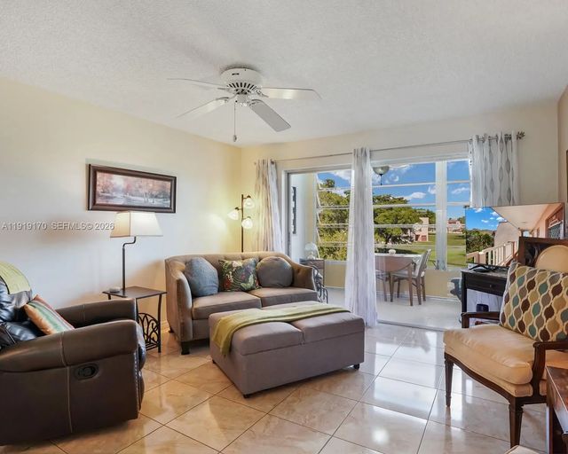 3 of 44 - 9401 Sunrise Lakes Boulevard #302, Sunrise, FL