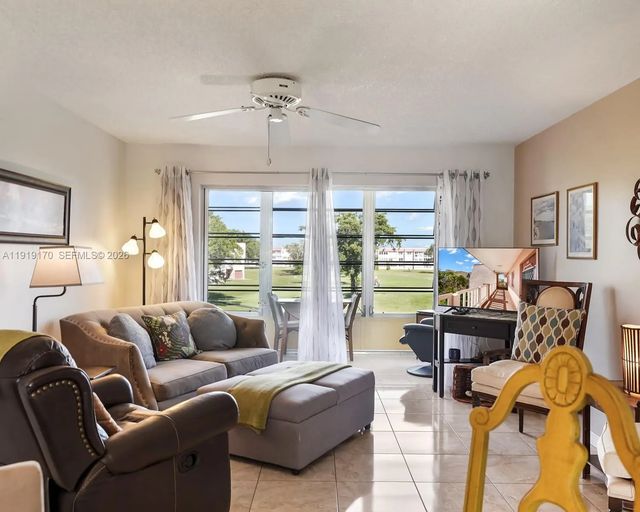4 of 44 - 9401 Sunrise Lakes Boulevard #302, Sunrise, FL