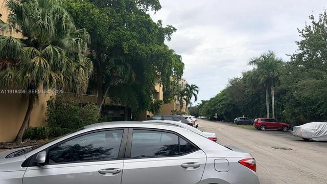 5 of 13 - 4111 Stirling Road #102, Dania Beach, FL