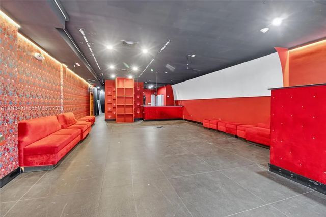 1218 Washington Avenue, Miami Beach
