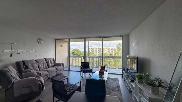 5 of 27 - 7051 Environ Boulevard #436, Lauderhill, FL