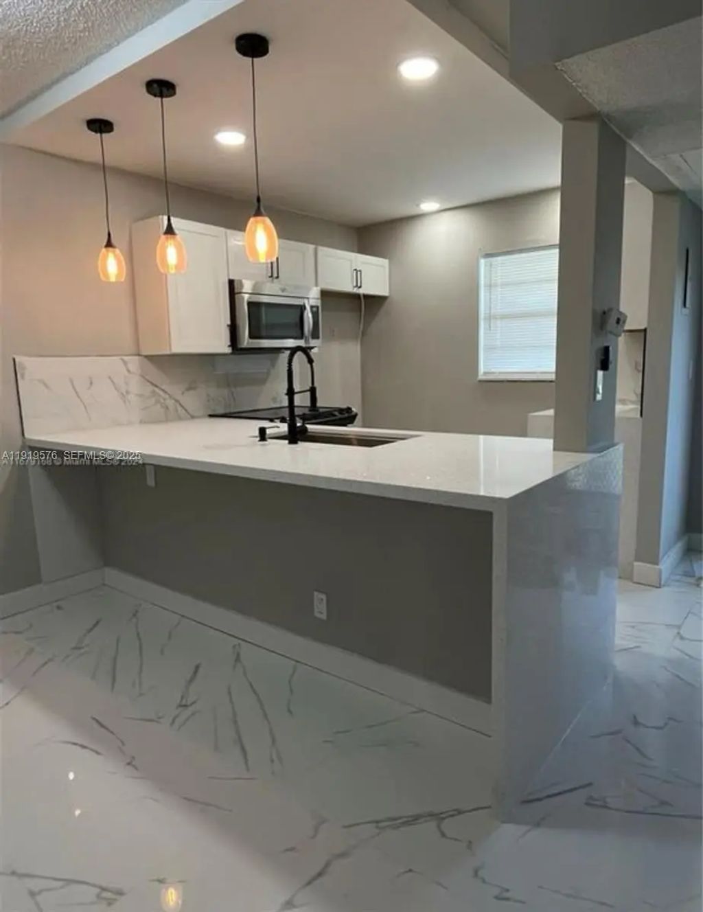 5102 Nw 36th Street #605, Lauderdale Lakes