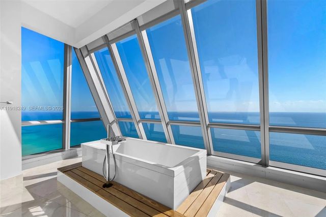 5 of 13 - 17121 Collins Avenue #4806, Sunny Isles Beach, FL