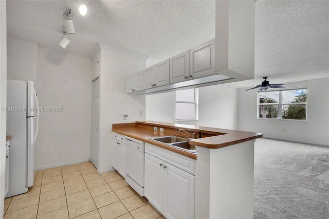 5 of 21 - 17125 N Bay Road #3612, Sunny Isles Beach, FL