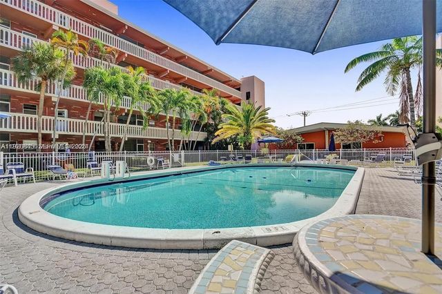 180 Ne 12th Avenue #12e, Hallandale Beach