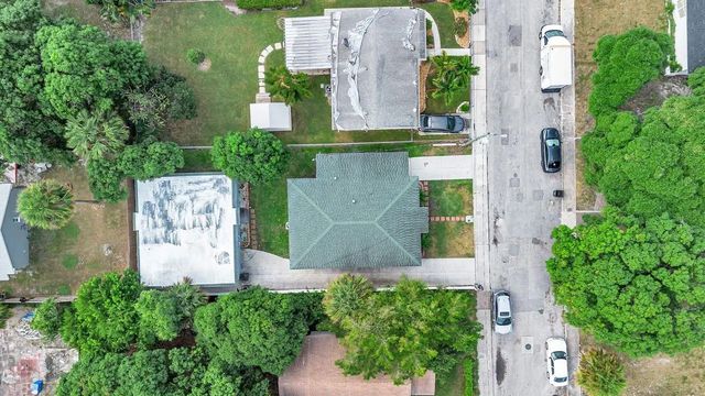 4 of 31 - 728 20th Street, West Palm Beach, FL