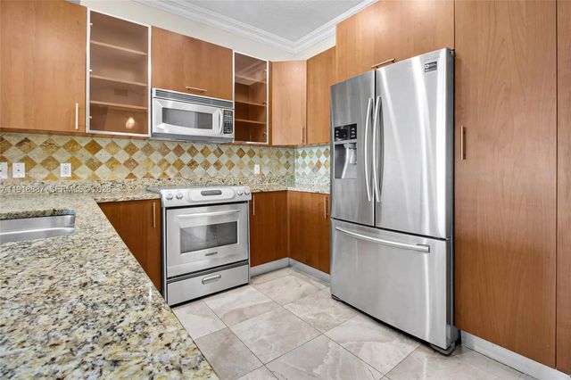 3 of 25 - 1945 S Ocean Drive #1410, Hallandale Beach, FL