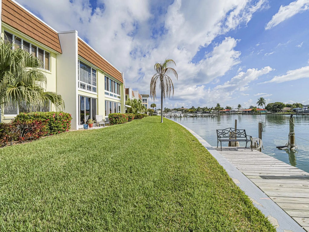 1315 Bayshore Drive #204, Fort Pierce