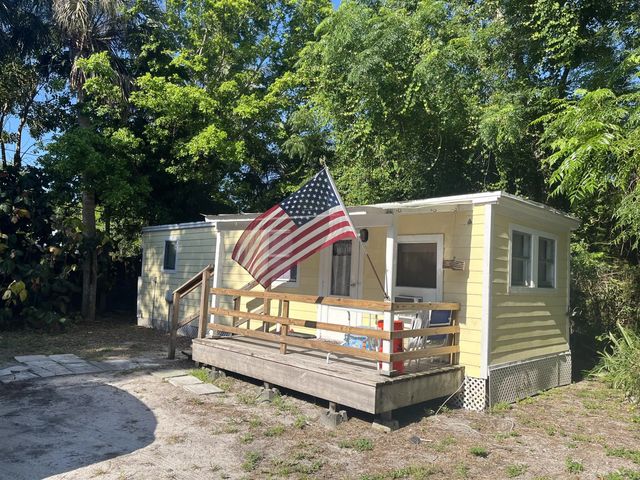 5 of 9 - 2172 Ne Poinciana Terrace, Jensen Beach, FL