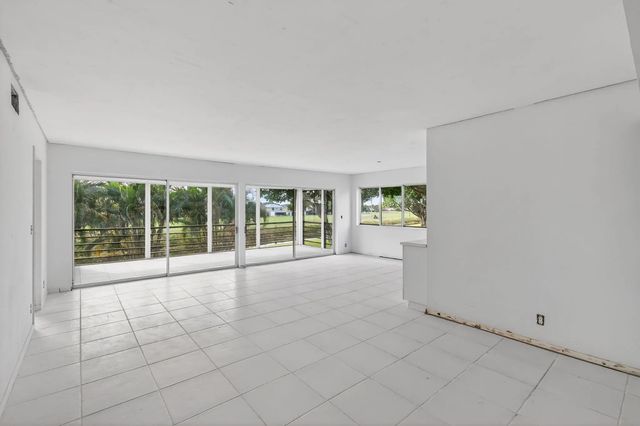 3 of 40 - 5771 Fairway Park Court #205, Boynton Beach, FL