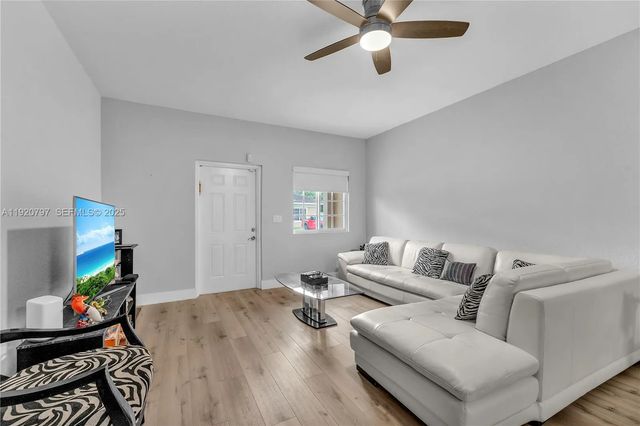 4 of 15 - 4950 Washington Street #1, Hollywood, FL