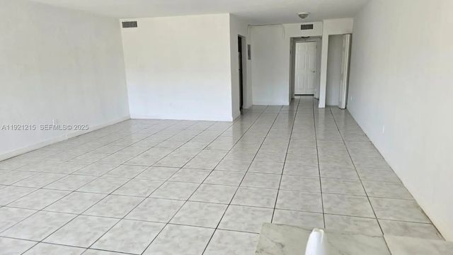 1885 Ne 121st Street #17, North Miami