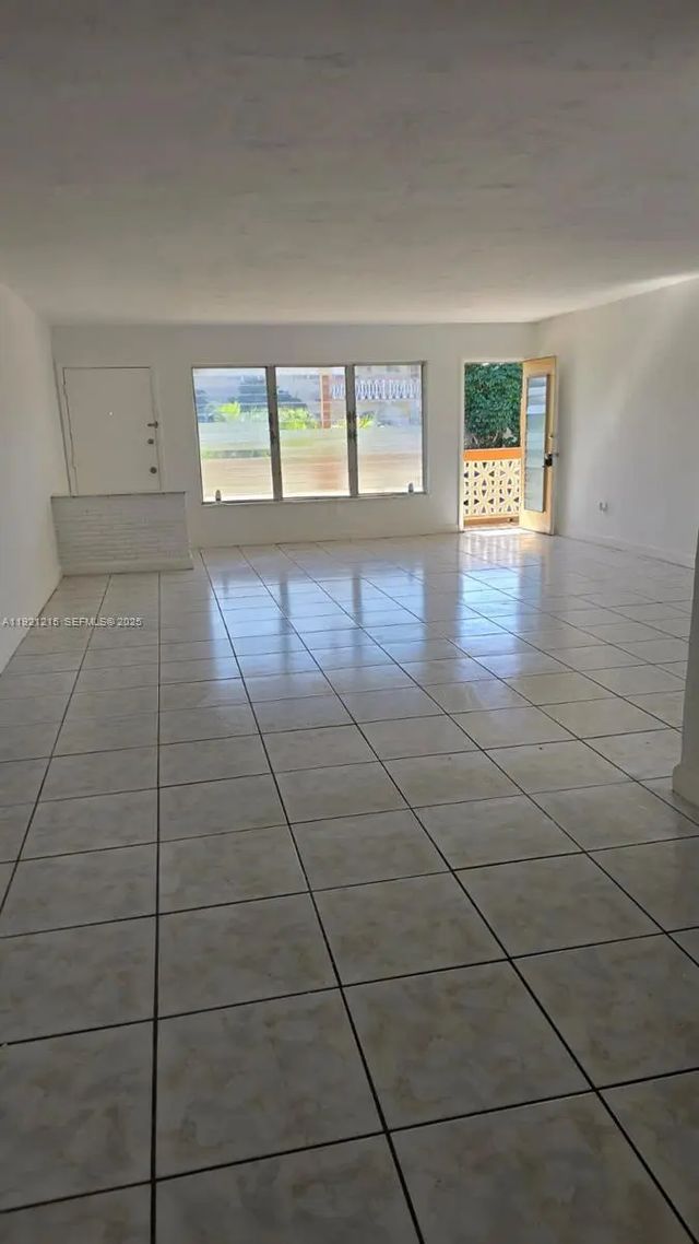 2 of 11 - 1885 Ne 121st Street #17, North Miami, FL