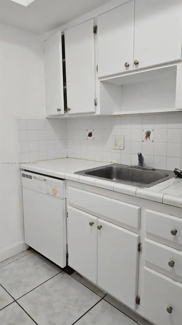 5 of 11 - 1885 Ne 121st Street #17, North Miami, FL