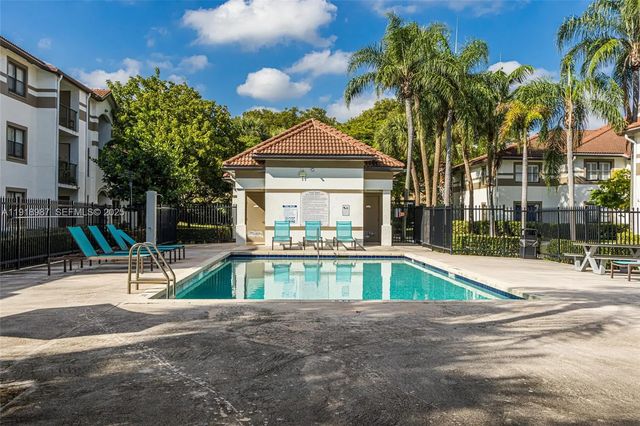 5 of 24 - 650 S Park Road #13-5, Hollywood, FL
