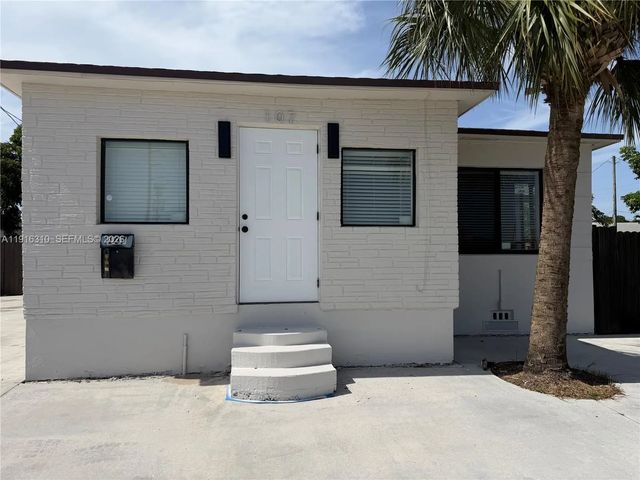 2 of 22 - 107 W Pembroke Road, Hallandale Beach, FL
