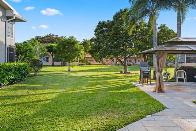 3 of 22 - 380 Sheffield P, West Palm Beach, FL