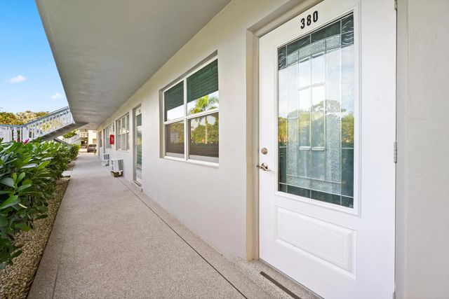 4 of 22 - 380 Sheffield P, West Palm Beach, FL