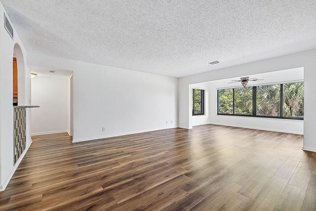 4 of 30 - 300 N Highway A1a #303g, Jupiter, FL