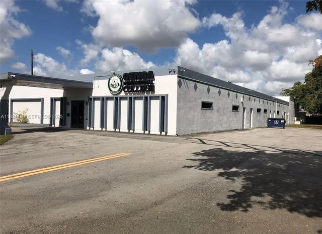 3 of 27 - 4481 Nw 167th Street, Miami Gardens, FL