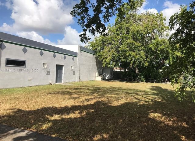 4 of 27 - 4481 Nw 167th Street, Miami Gardens, FL