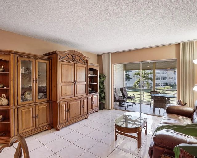 4 of 38 - 3501 Nw 47th Avenue #503, Lauderdale Lakes, FL