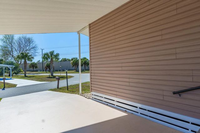 5 of 22 - 13998 Encantardo Circle, Fort Pierce, FL