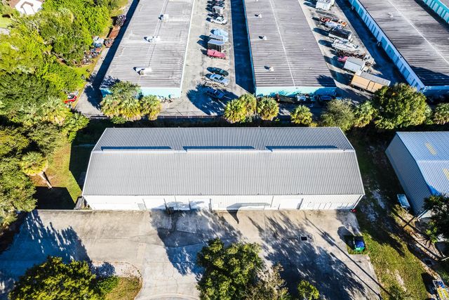 2 of 6 - 820 35th Court Sw, Vero Beach, FL