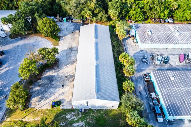 3 of 6 - 820 35th Court Sw, Vero Beach, FL