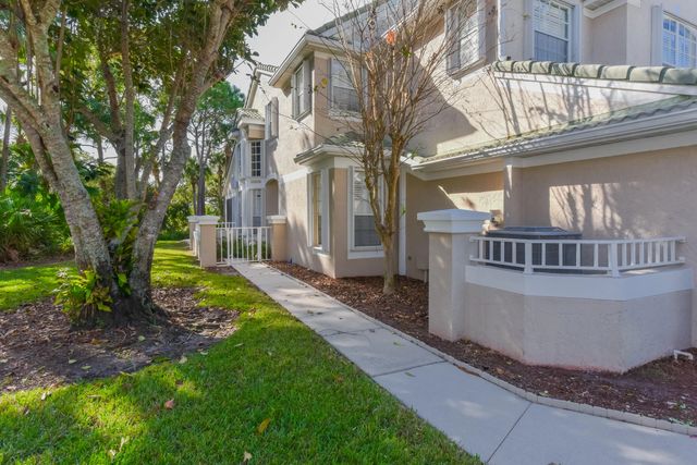 2 of 30 - 1567 Sw Harbour Isles Circle, Port St. Lucie, FL