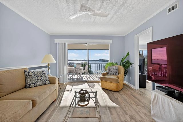 5 of 46 - 390 Ne Edgewater Drive #403, Stuart, FL