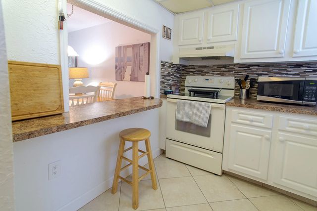 3 of 54 - 3091 E Sun Sunrise Lakes Drive E #207, Sunrise, FL