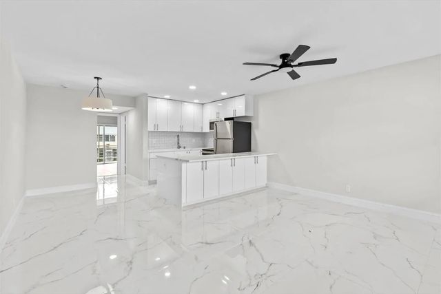 2 of 23 - 17 Andover A, West Palm Beach, FL