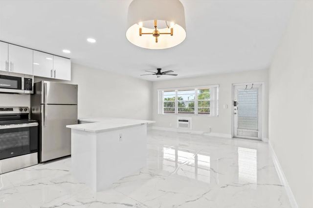 5 of 23 - 17 Andover A, West Palm Beach, FL