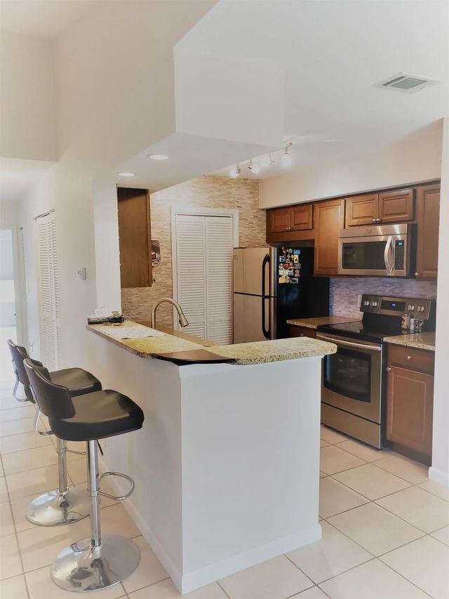 815 W Boynton Beach Boulevard #15-204, Boynton Beach