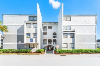 Photo of Listing #R11143932