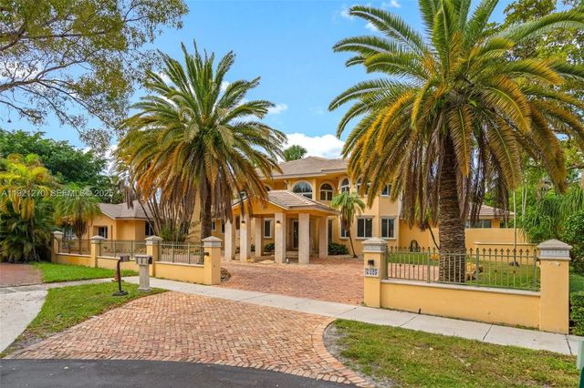 7225 Gleneagle Drive, Miami Lakes