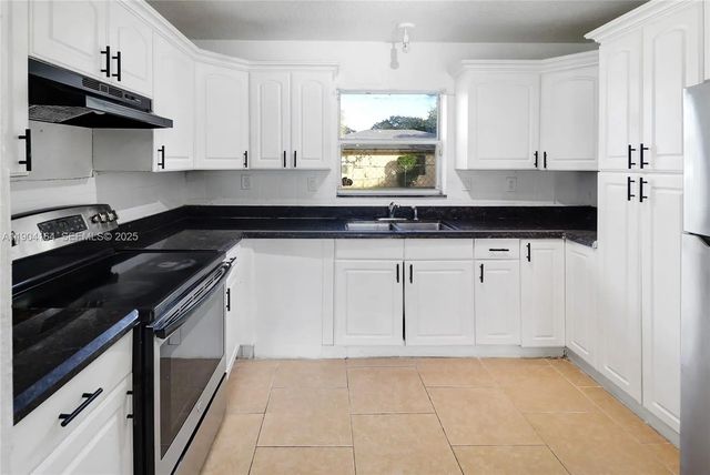 5 of 31 - 1722 Nw 8th Court, Fort Lauderdale, FL